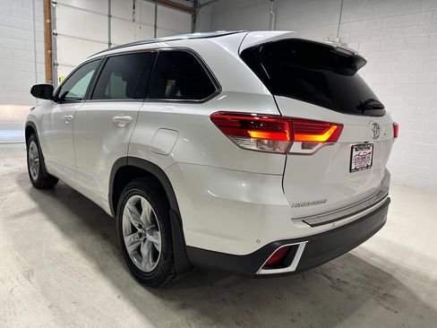 Used 2019 Toyota Highlander Limited image 26