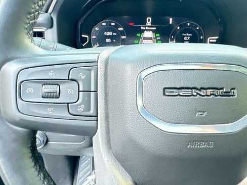Used 2024 GMC Yukon XL Denali AWD/4WD image 17