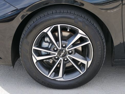 Used 2023 Kia Forte LXS w/ LXS Technology Package image 10