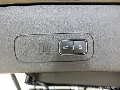 Used 2023 Lincoln Aviator Reserve w/ Equipment Group 201A AWD/4WD image 32