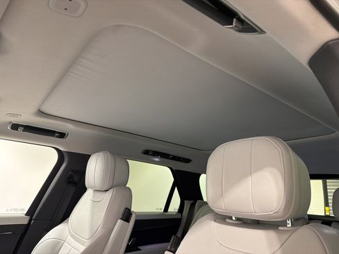 Used 2023 Land Rover Range Rover Sport SE image 19