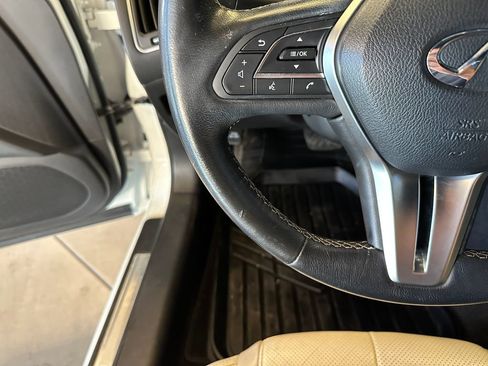 Used 2019 INFINITI Q60 3.0t Luxe AWD/4WD image 11