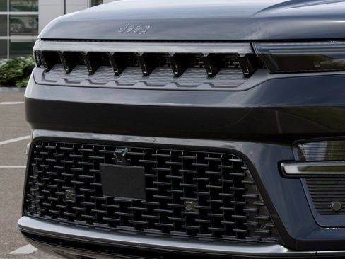 New 2026 Jeep Grand Wagoneer L Limited AWD/4WD image 11