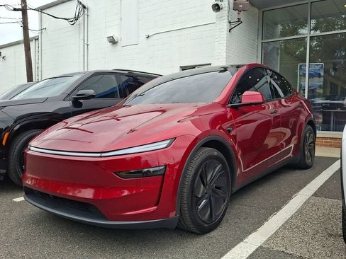 Used 2026 Tesla Model Y Long Range AWD/4WD image 4