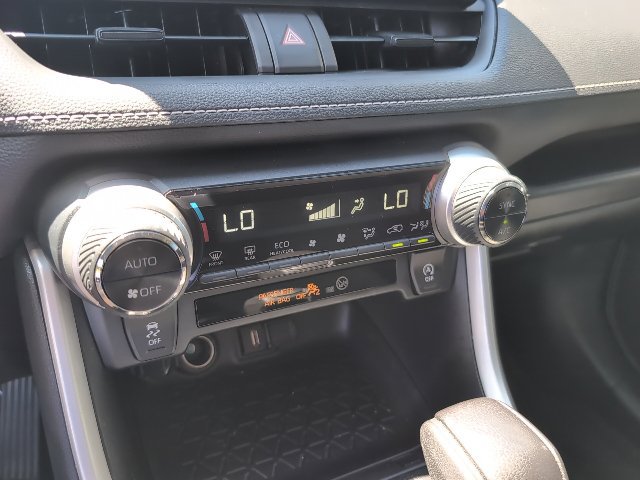 Used 2022 Toyota RAV4 XLE w/ Convenience Package FWD image 19