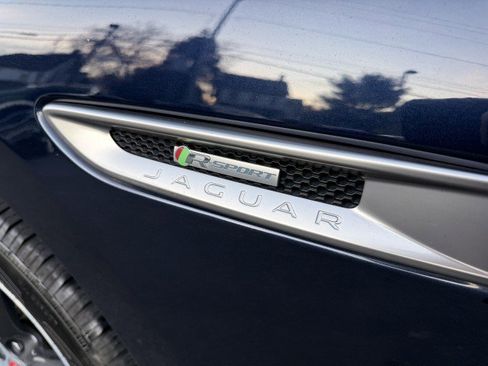 Used 2018 Jaguar F-PACE R-Sport image 13