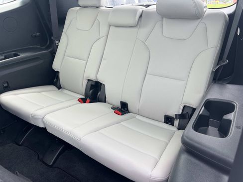 Used 2025 Kia Telluride EX w/ EX Captain's Chair Package AWD/4WD image 25