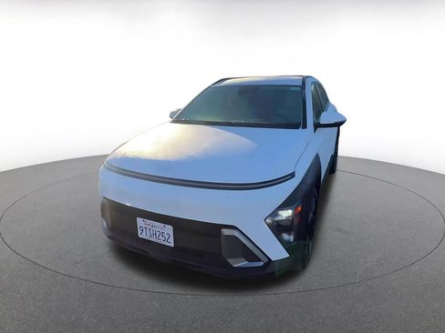 Used 2025 Hyundai Kona SEL image 7