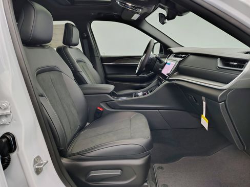 New 2026 Jeep Grand Cherokee L 4WD image 22