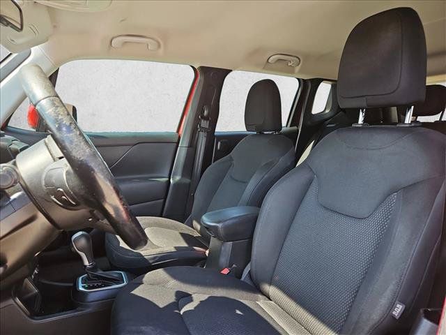 Used 2020 Jeep Renegade Altitude FWD image 13