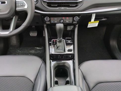 New 2026 Jeep Compass Latitude image 18