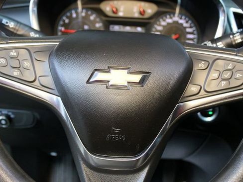 Used 2018 Chevrolet Equinox LT FWD image 21