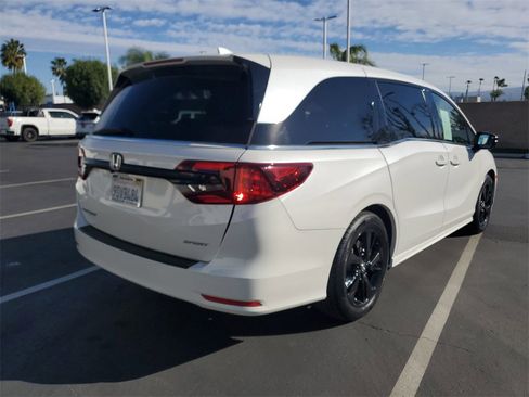 Certified 2023 Honda Odyssey Sport image 5