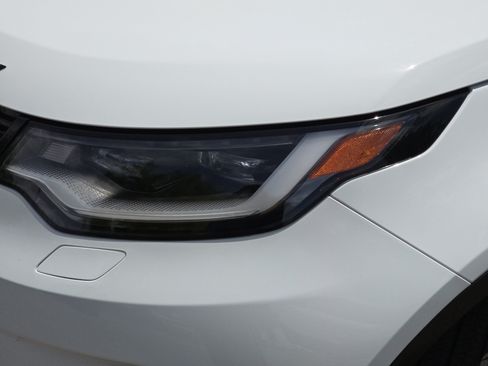 Certified 2025 Land Rover Discovery Dynamic SE AWD/4WD image 33