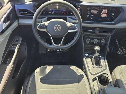 Certified 2024 Volkswagen Taos SE FWD image 14