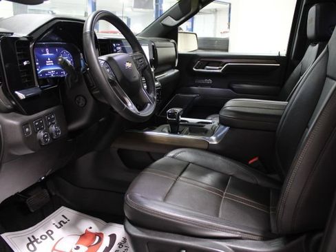 Used 2024 Chevrolet Silverado 1500 High Country w/ High Country Premium Package image 19
