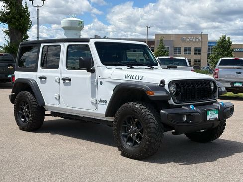 Used 2024 Jeep Wrangler Unlimited AWD/4WD image 2