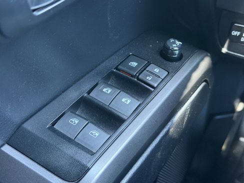 Used 2021 Toyota Tacoma TRD Off-Road RWD image 31