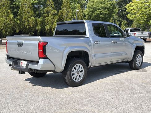 Certified 2024 Toyota Tacoma SR5 AWD/4WD image 30