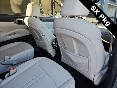 Used 2022 Kia Sorento SX image 16