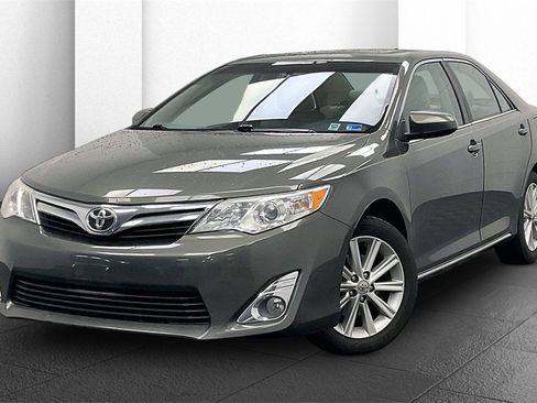 Used 2012 Toyota Camry XLE image 11