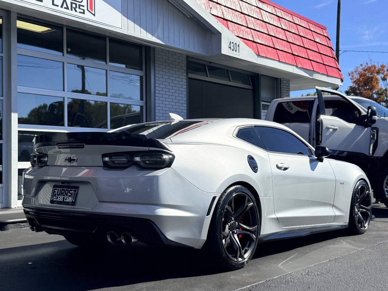 Used 2019 Chevrolet Camaro SS RWD image 3