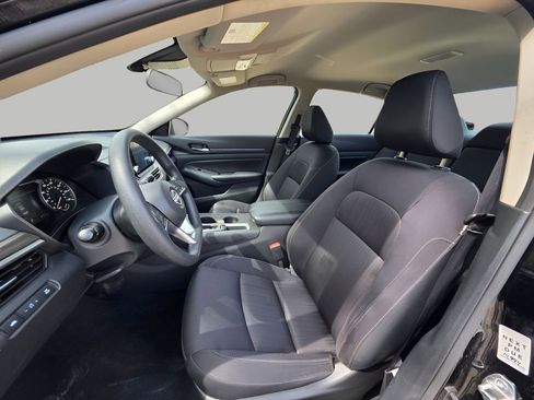 Used 2025 Nissan Altima 2.5 SV FWD image 16