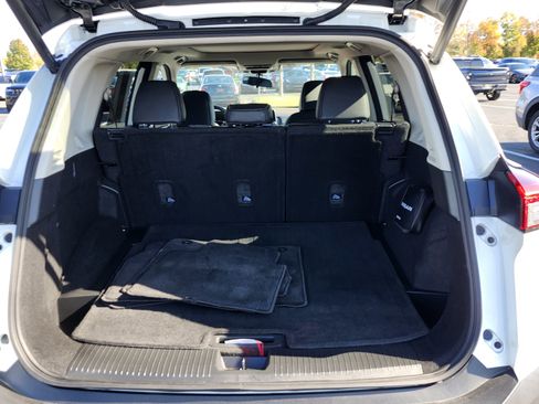 Used 2023 Nissan Rogue SV w/ SV Premium Package image 16