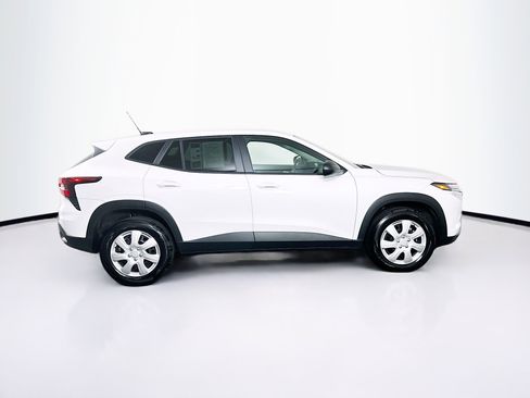Used 2025 Chevrolet Trax LS image 10