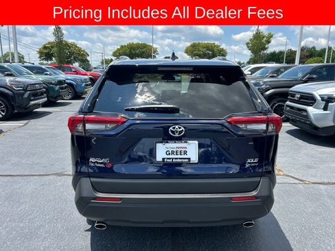 Used 2025 Toyota RAV4 XLE AWD/4WD image 16