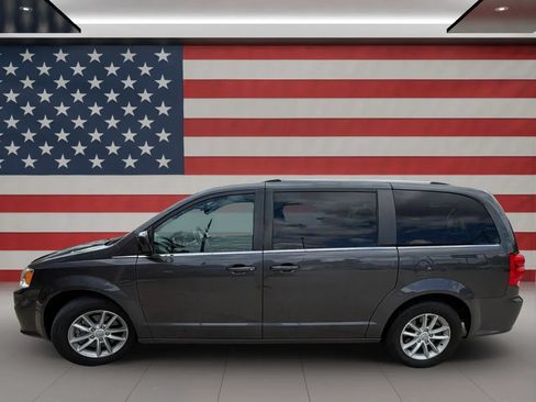 Used 2020 Dodge Grand Caravan SXT FWD image 4