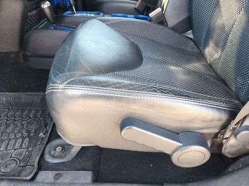 Used 2016 Jeep Wrangler Unlimited Sahara image 28