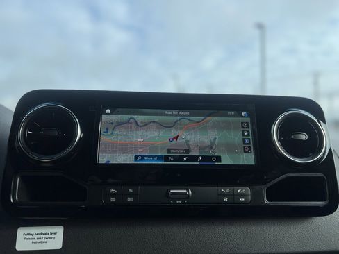 Used 2024 Mercedes-Benz Sprinter 3500 image 33