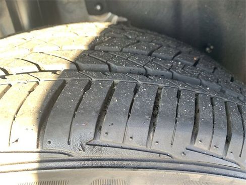 Used 2021 Toyota Camry SE image 33