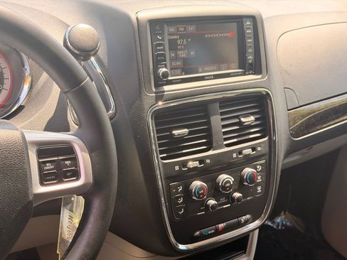 Used 2017 Dodge Grand Caravan SE w/ Power Window Group FWD image 21