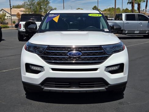 Certified 2021 Ford Explorer XLT w/ Equipment Group 202A RWD image 8