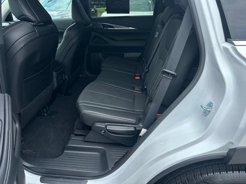 Used 2026 INFINITI QX60 Pure w/ Cargo Package FWD image 17