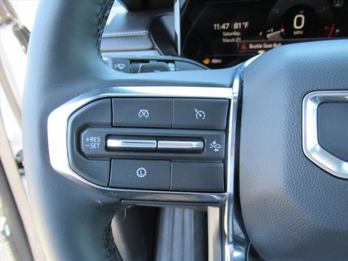 Used 2025 GMC Acadia Elevation image 24