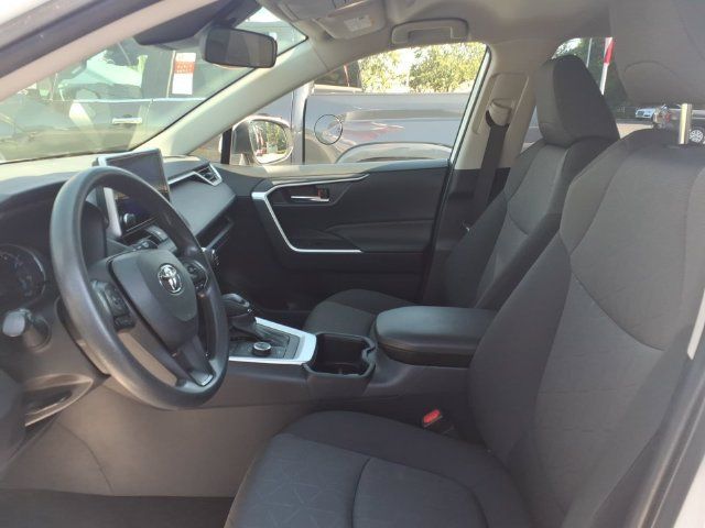 Used 2023 Toyota RAV4 XLE AWD/4WD image 5