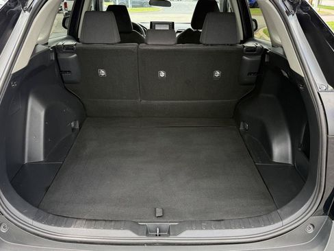 Used 2019 Toyota RAV4 LE w/ All Weather Liner Package AWD/4WD image 17