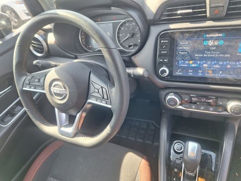 Certified 2025 Nissan Versa SR w/ Trunk Package image 27