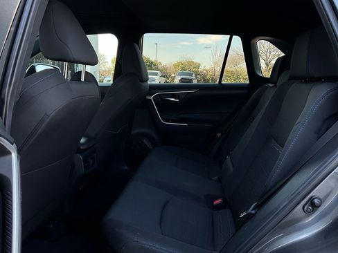 Used 2022 Toyota RAV4 SE w/ Convenience Package image 12