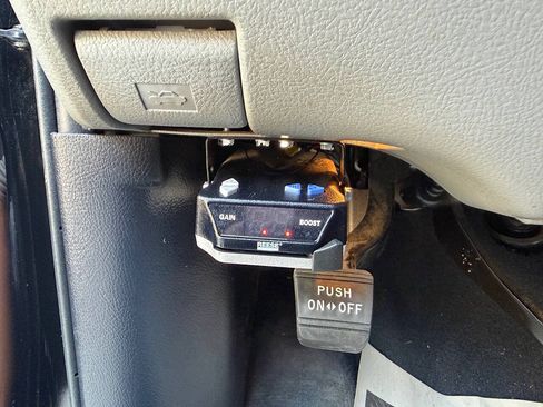 Used 2013 Toyota Tundra 2WD CrewMax w/ SR5 Pkg image 18