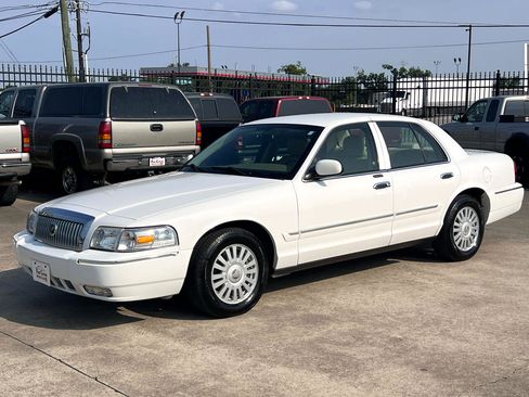 Used 2008 Mercury Grand Marquis LS image 2