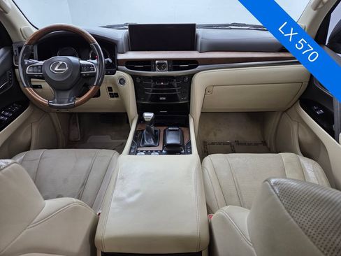 Used 2017 Lexus LX 570 4WD w/ Luxury Package image 19