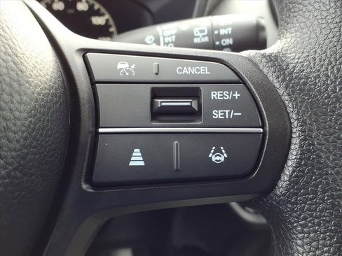 Used 2023 Honda HR-V LX image 28