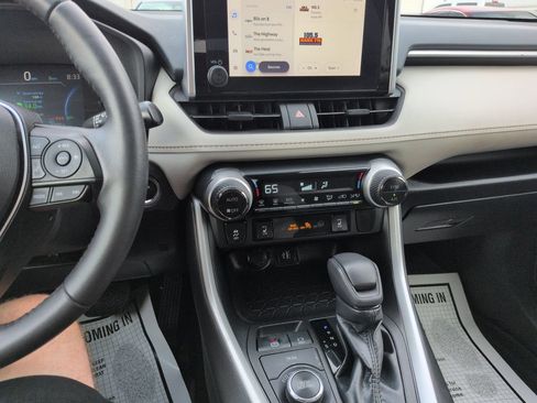 Certified 2023 Toyota RAV4 XLE w/ Convenience Package AWD/4WD image 17
