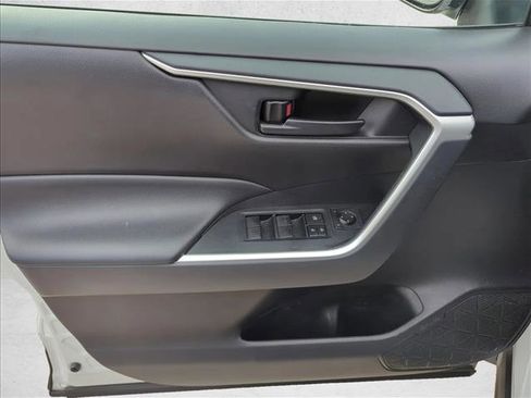 Certified 2021 Toyota RAV4 LE FWD image 7
