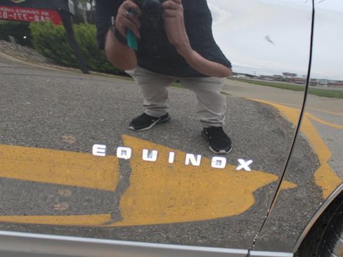 Used 2018 Chevrolet Equinox Premier image 36