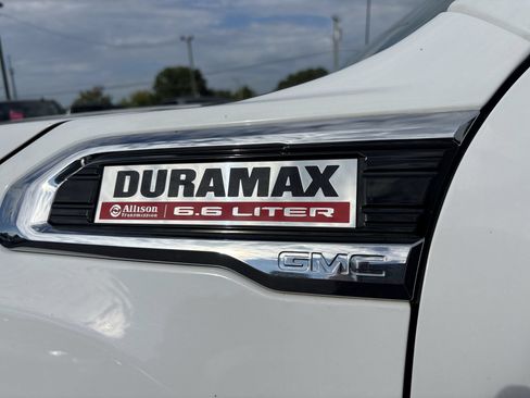 Used 2022 GMC Sierra 2500 SLE w/ SLE Convenience Package AWD/4WD image 3